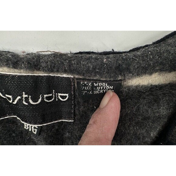 Studio  wool Vest Sz M  Wool Blend Southwestern Aztec Conchos Red Gray Black Ope - Picture 4 of 6